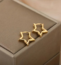 Load image into Gallery viewer, 156. Shining star hoop earrings