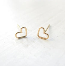 Load image into Gallery viewer, 144. Open heart stud earrings in yellow gold