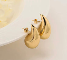Load image into Gallery viewer, 4. Large water droplet earrings in gold