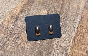 187. Simple curved good bar stud earrings