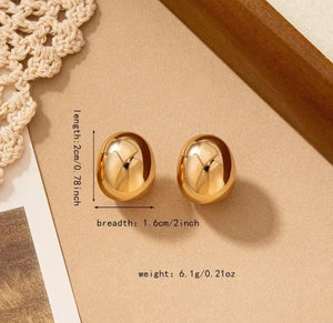 123. Boulders of gold stud earrings