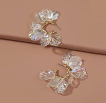 Load image into Gallery viewer, 121. Simple transparent petal stud earrings