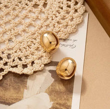 Load image into Gallery viewer, 123. Boulders of gold stud earrings