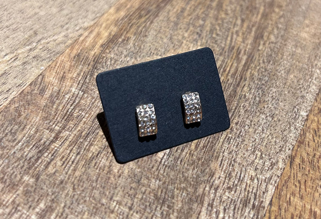 186. Glamour stud earrings